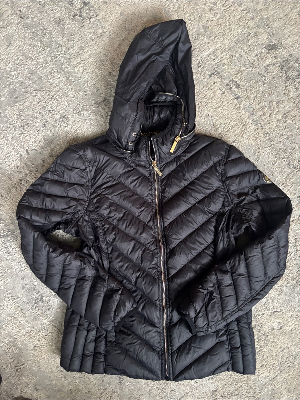 MICHAEL Michael Kors Black Chevron Quilted Hooded Puffer packable